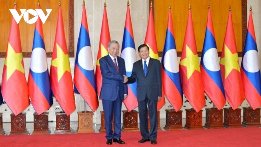 Vietnam and Laos to raise economic cooperation on par with political ties